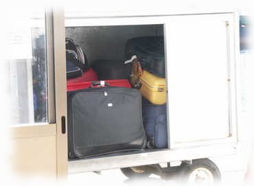 Koffercontainer mit Koffer
