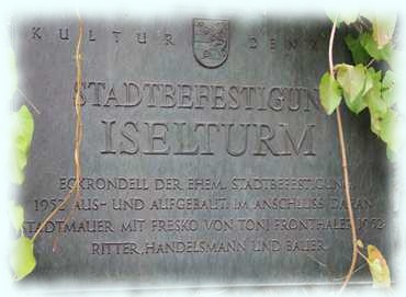 Tafel mit der Beschreibung der Stadtbefestigung Iselturm